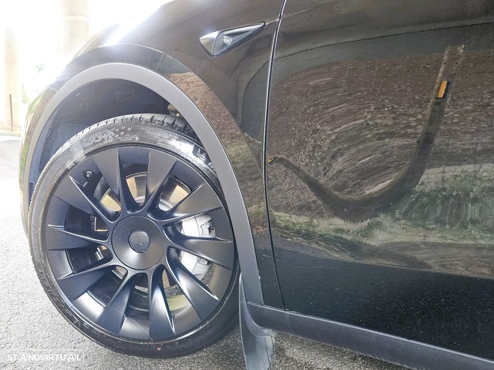 Tesla Model Y Long Range Dual Motor AWD - 39