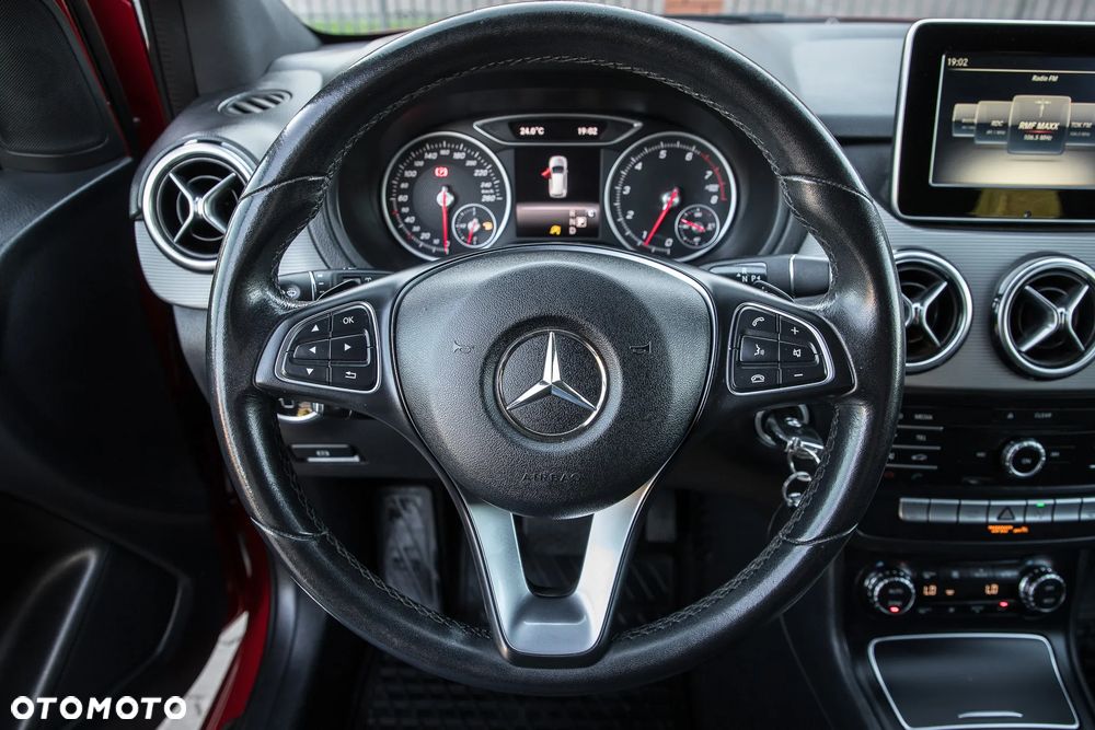 Mercedes-Benz Klasa B 180 7G-DCT AMG Line - 16