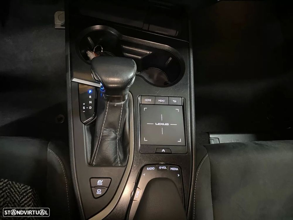 Lexus UX 250h Executive+ - 16