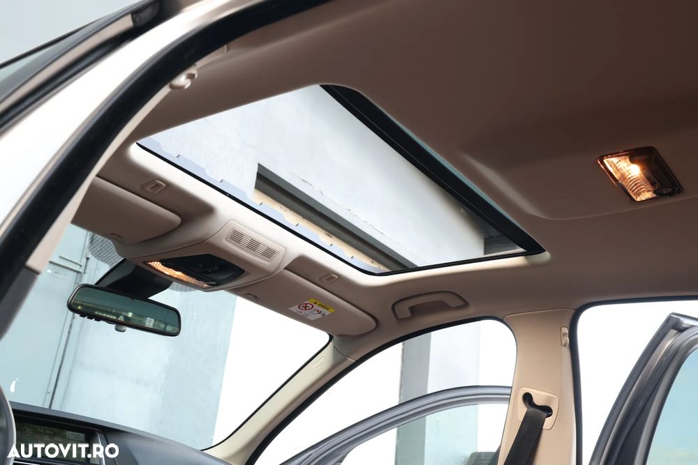 BMW Seria 5 520d Aut. - 29