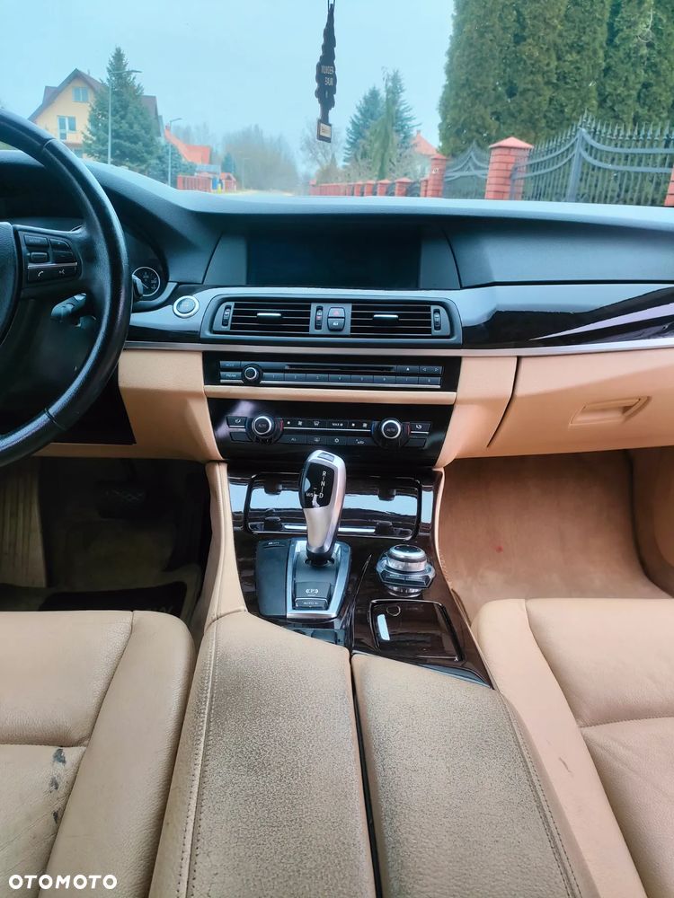 BMW Seria 5 528i - 9
