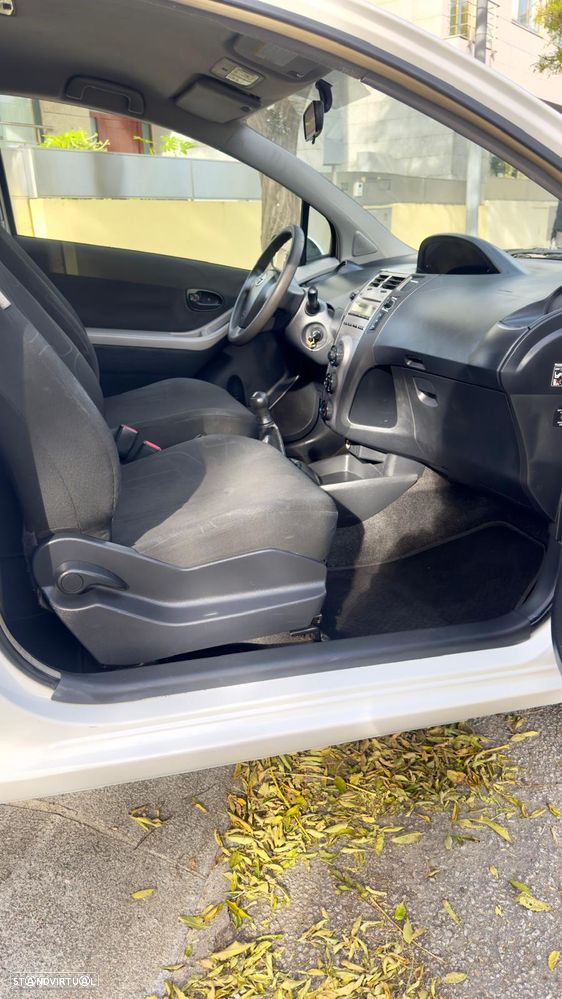 Toyota Yaris 1.0 VVT-i Life - 14