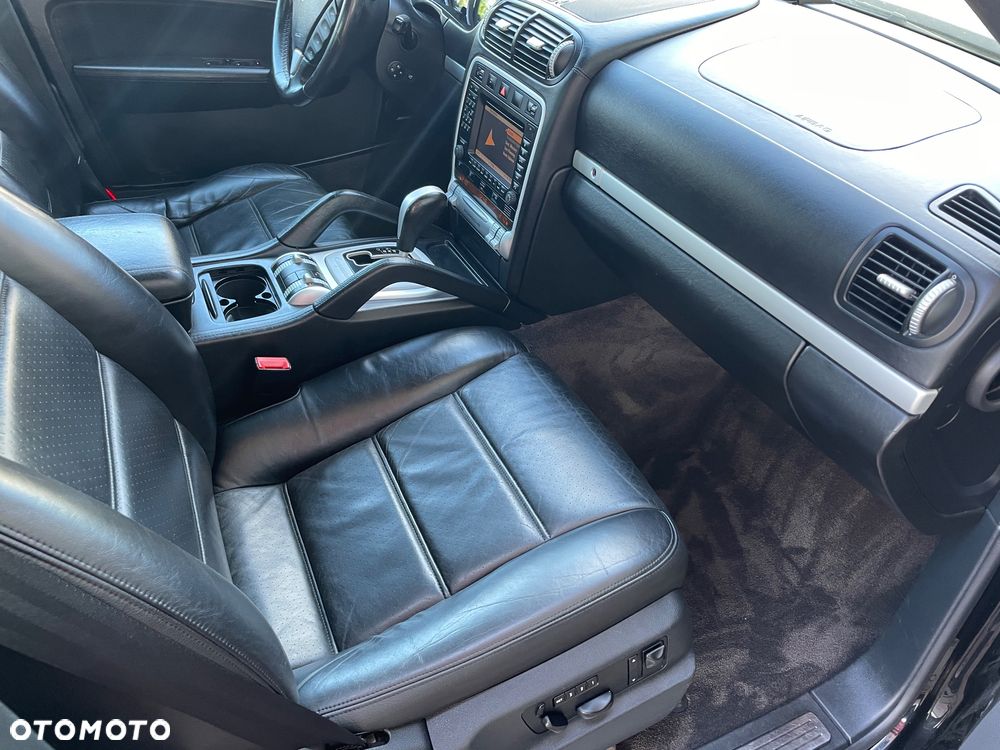 Porsche Cayenne Turbo - 8