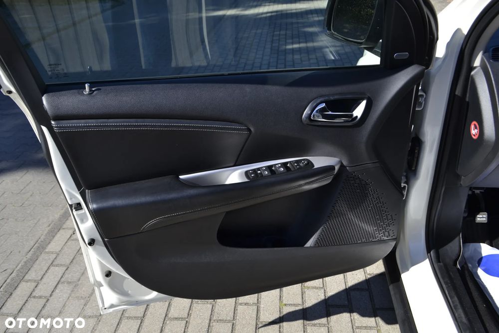 Fiat Freemont 2.0 Multijet Black Code AWD - 13