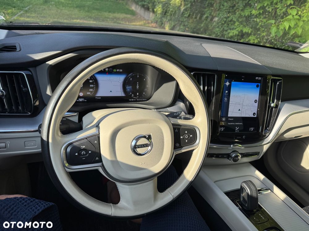 Volvo XC 60 B4 D AWD Momentum Pro - 10