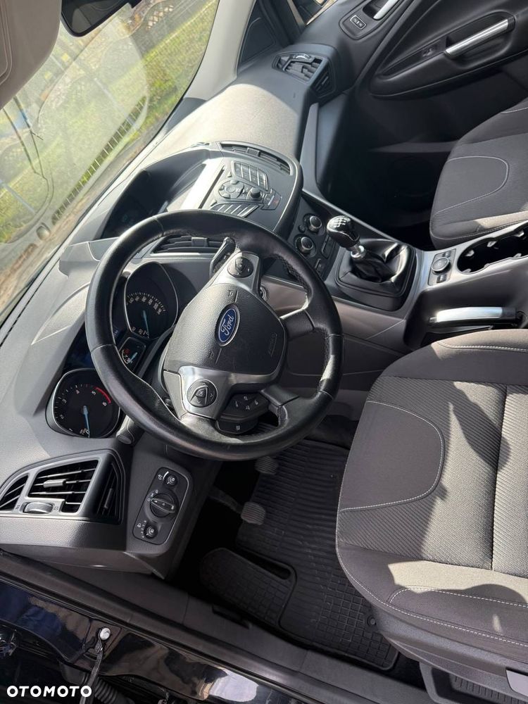 Ford Kuga - 8