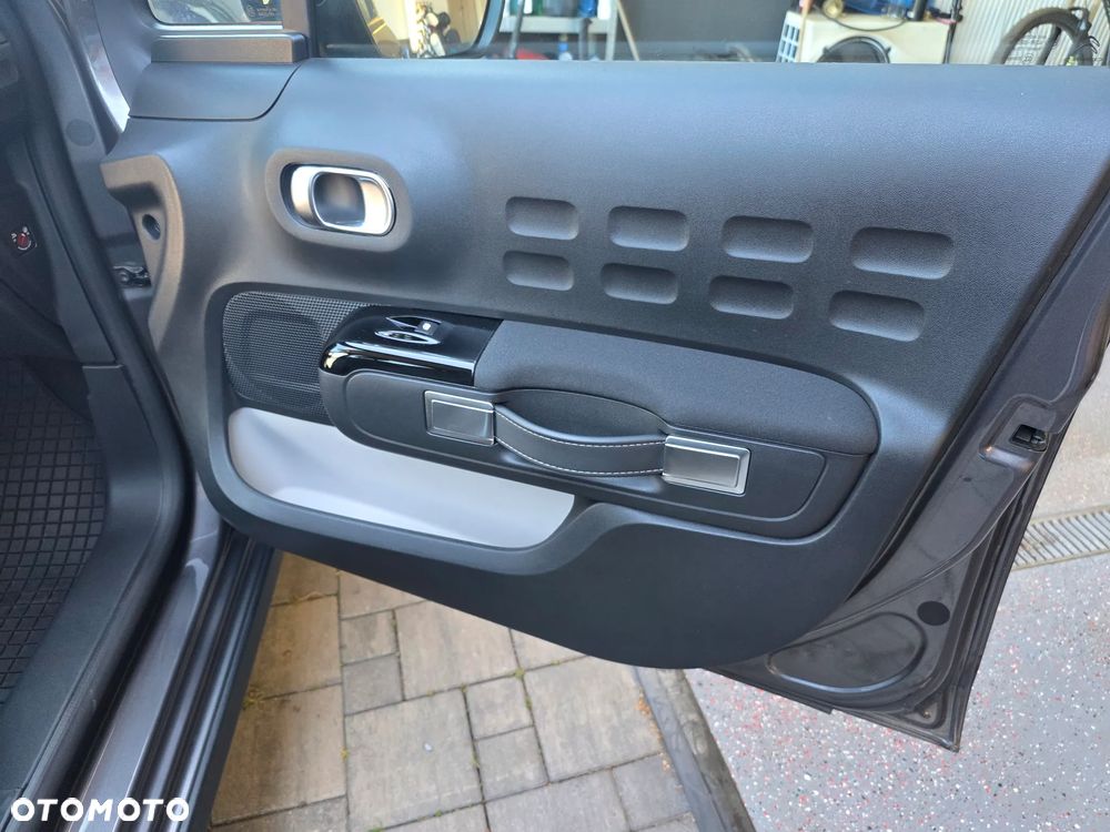 Citroën C3 1.2 PureTech Shine EAT6 - 11