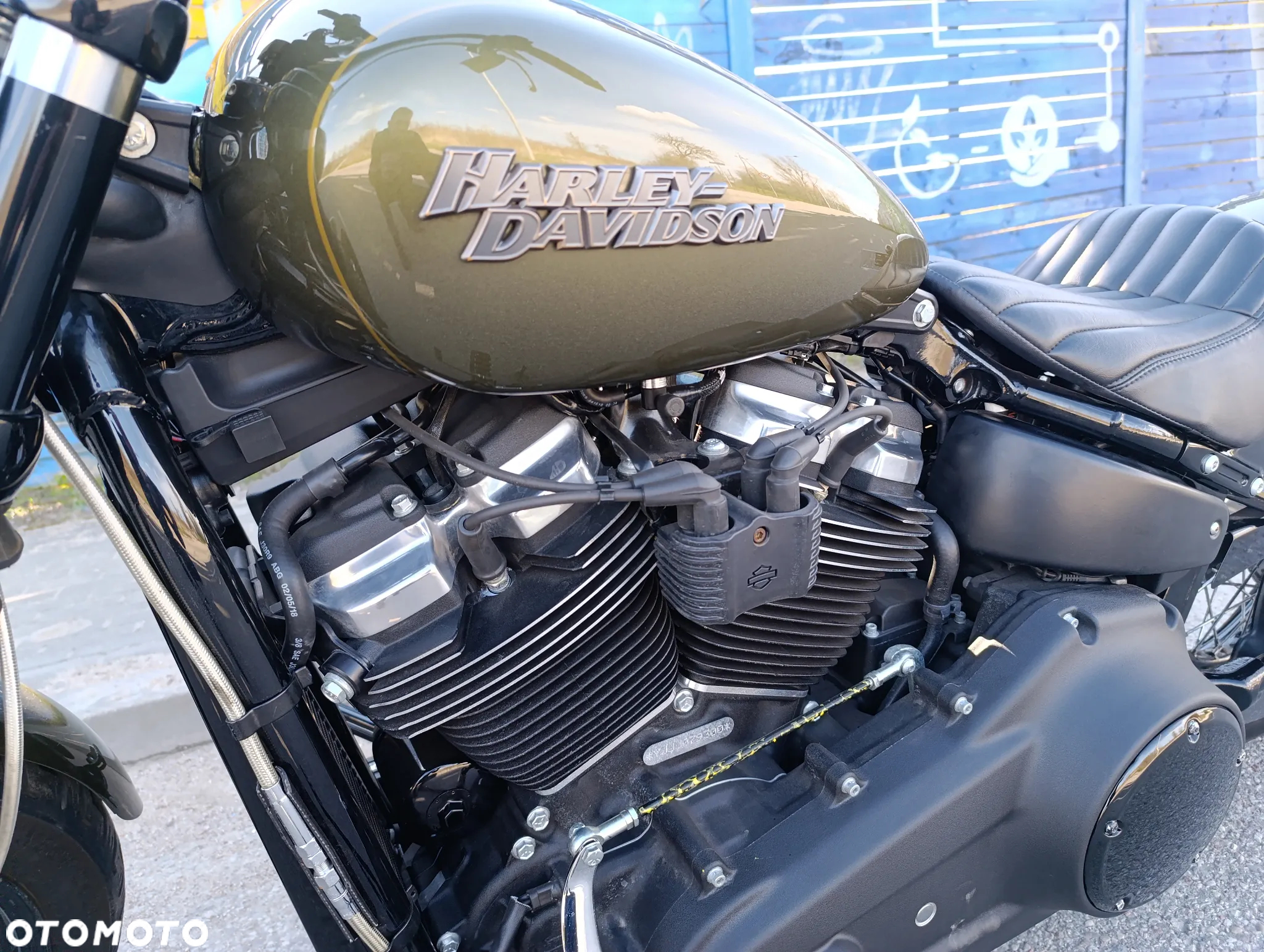 Harley-Davidson Softail Street Bob - 13