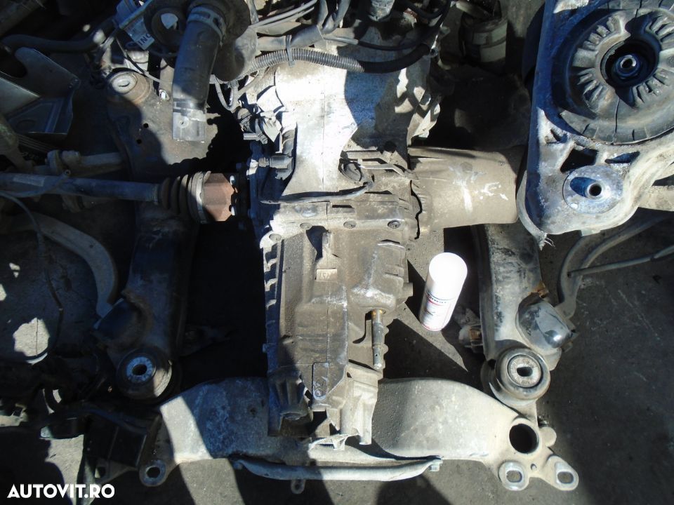 Cutie viteze cu 5 vitze Audi A4 1.9 TDI din 2005 - 1