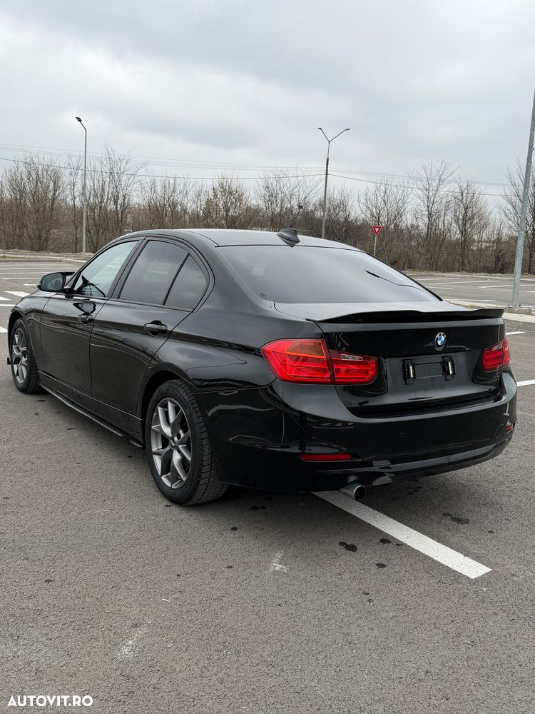 BMW Seria 3 318d - 4