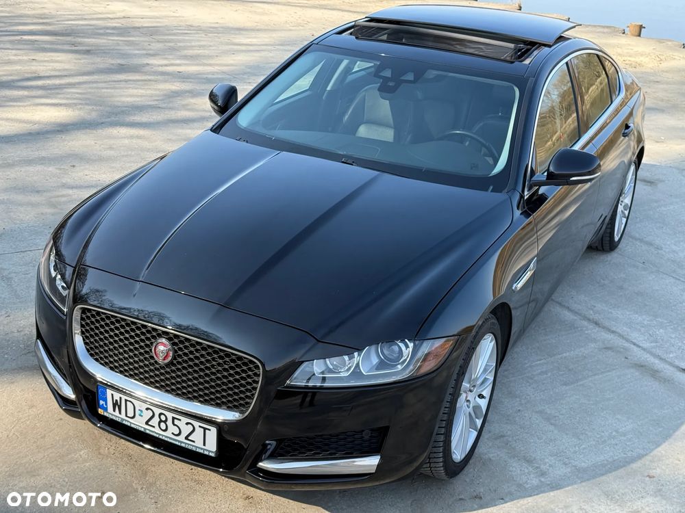 Jaguar XF 35t Portfolio - 14