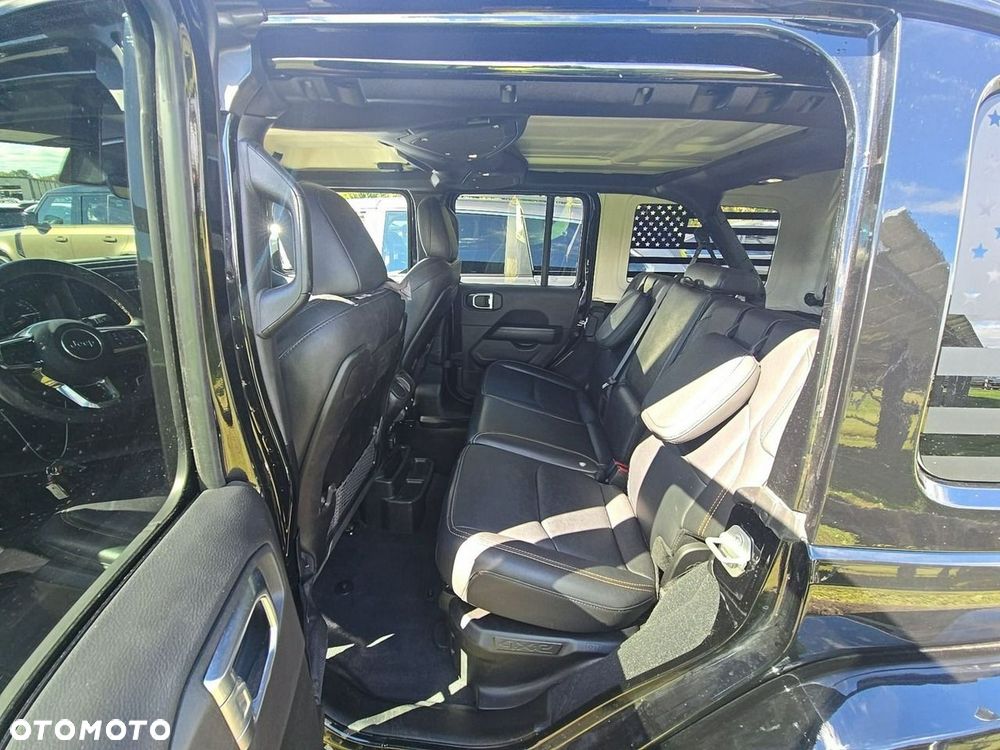 Jeep Wrangler - 15