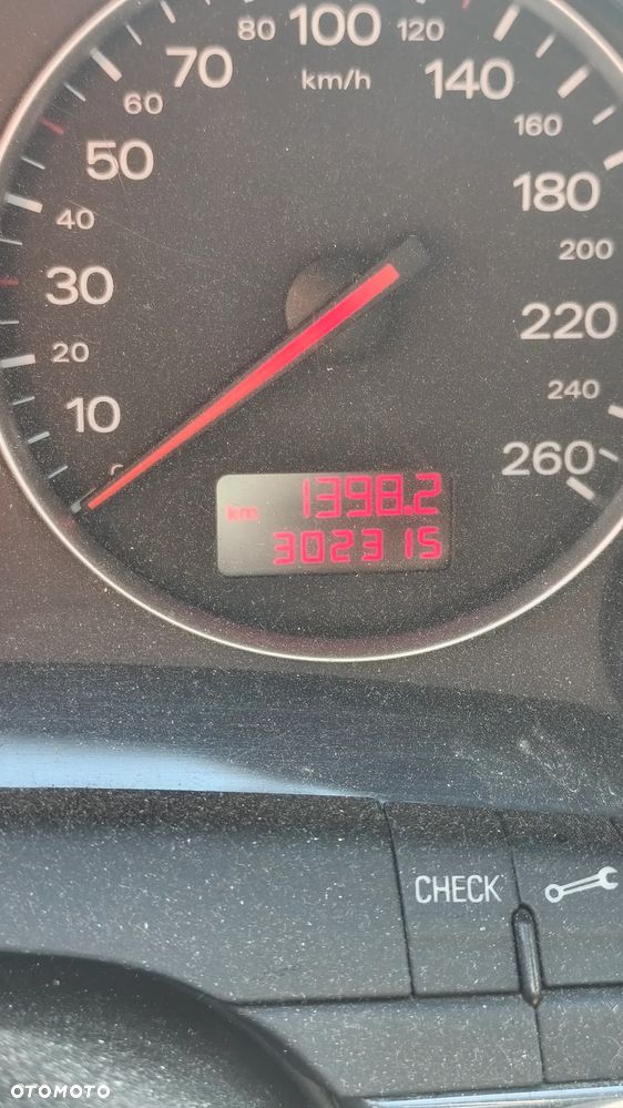Audi A4 Avant 1.9 TDI - 8
