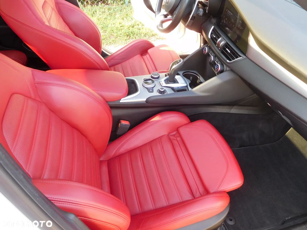 Alfa Romeo Giulia - 26