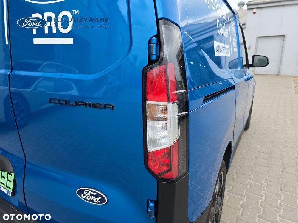 Ford Transit Courier - 12