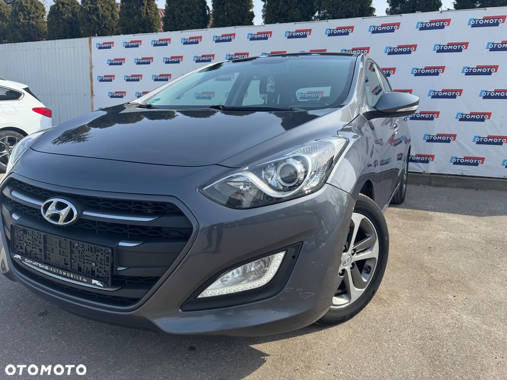 Hyundai i30 blue 1.6 CRDi Classic Navigation - 1