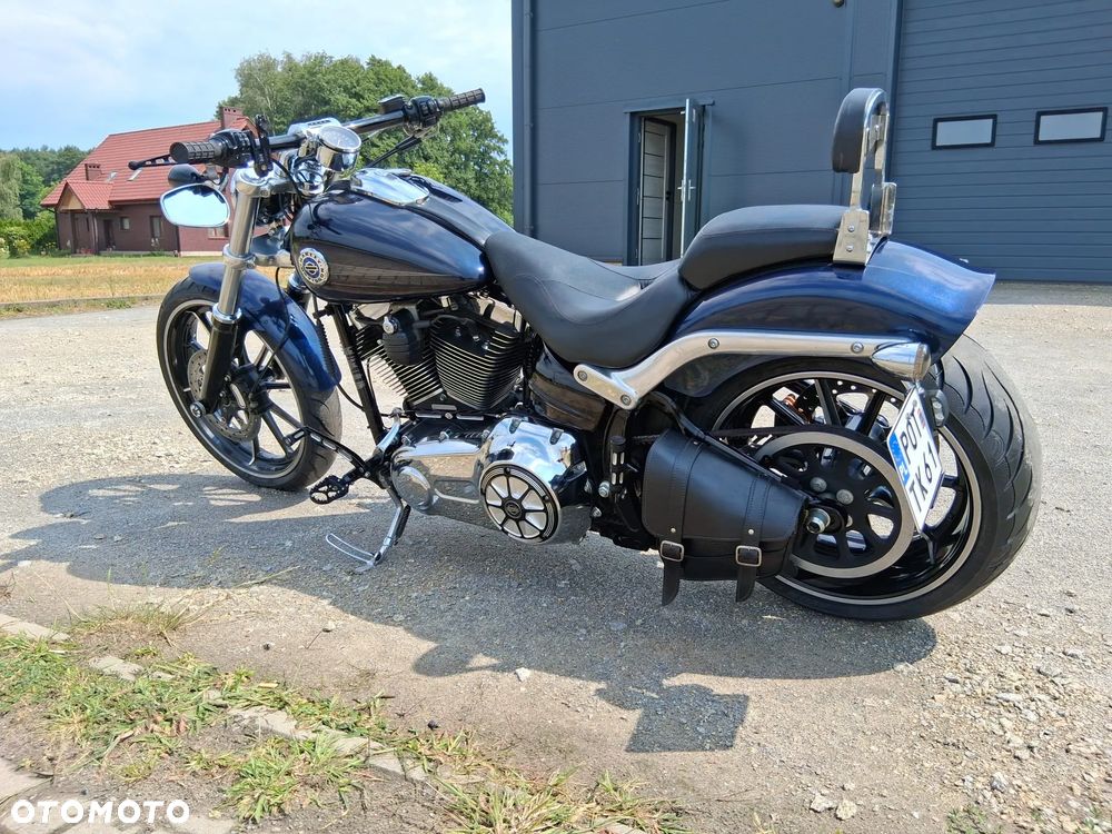 Harley-Davidson Softail Breakout - 7