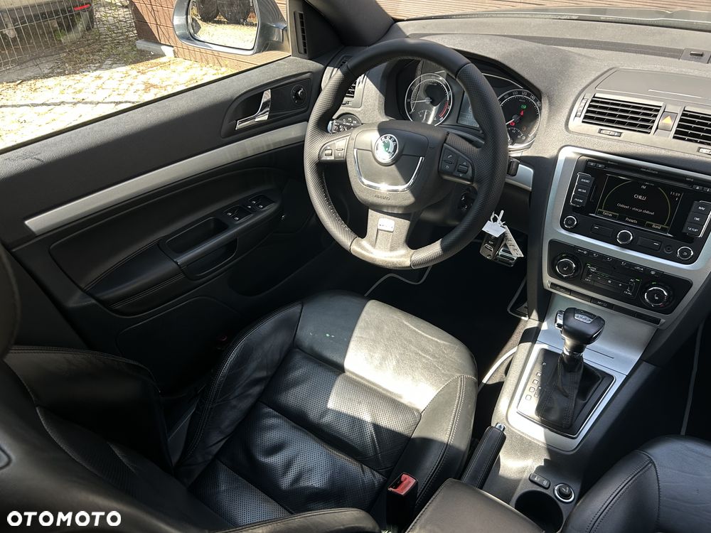 Skoda Octavia 2.0 TSI DSG RS - 10