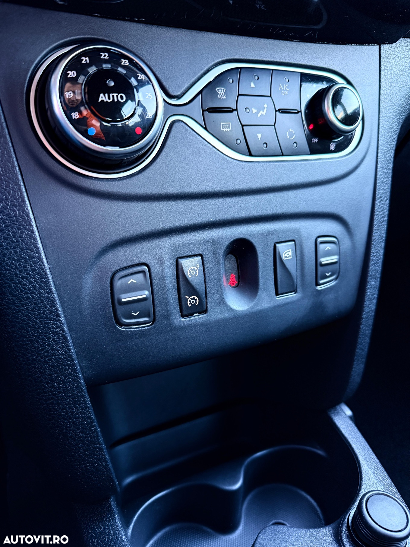 Dacia Logan 0.9 90CP Laureate - 10