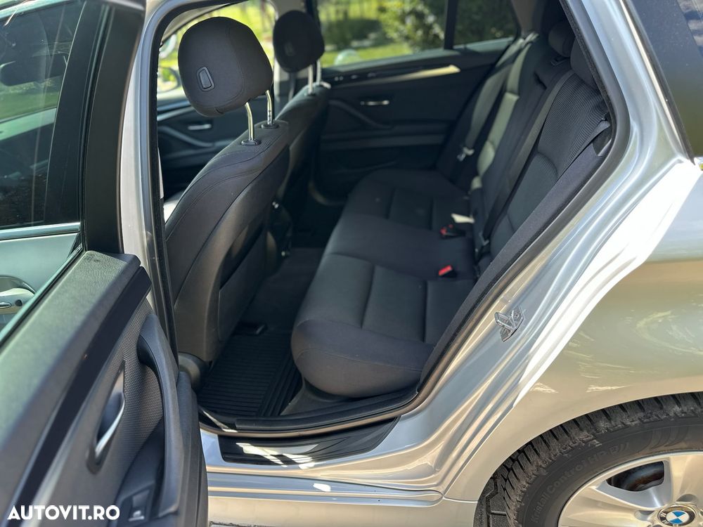 BMW Seria 5 525d xDrive AT - 14