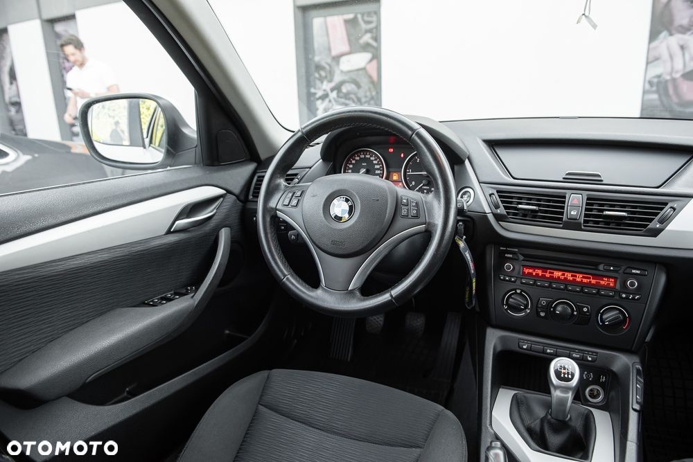 BMW X1 sDrive18d xLine - 23