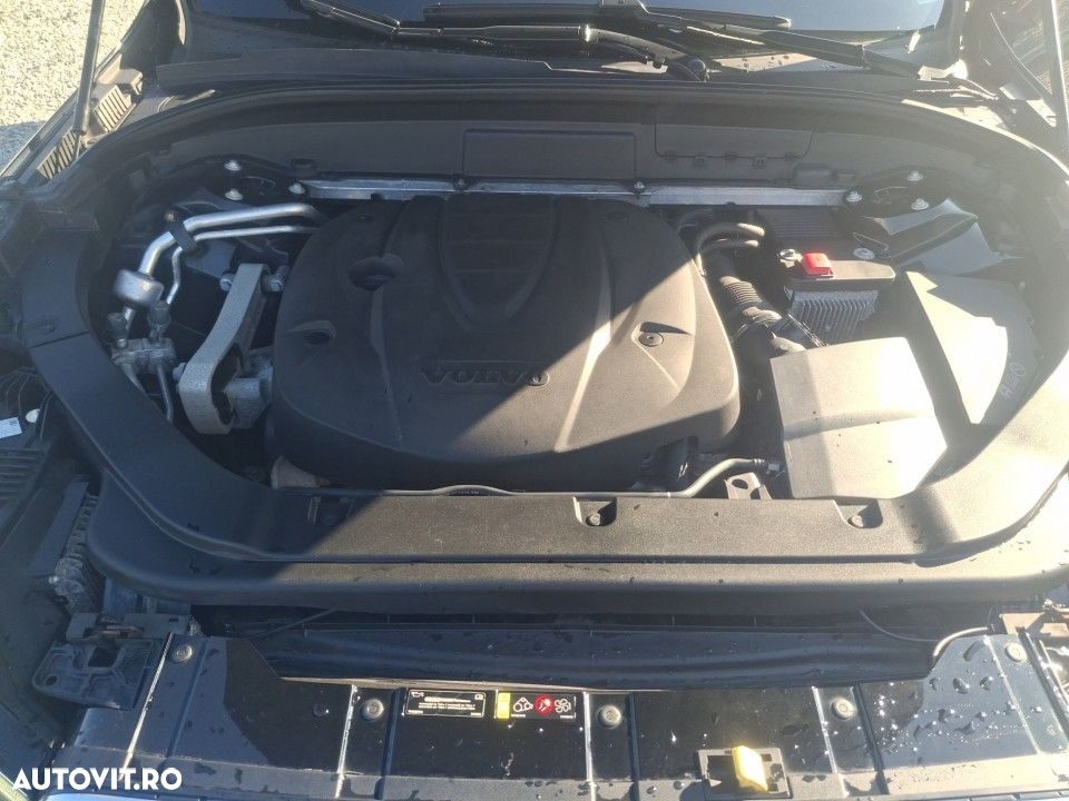 Volvo XC 60 D5 AWD Momentum - 22
