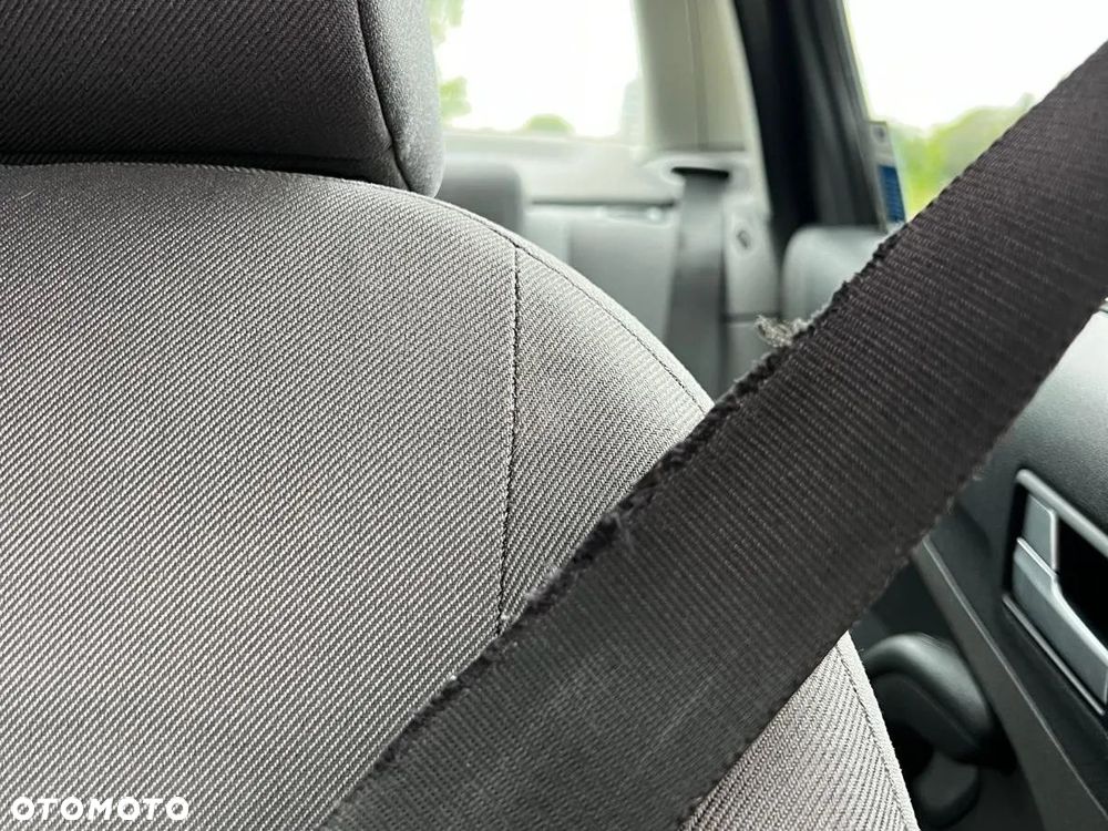 Ford Focus 1.6 Ambiente - 37