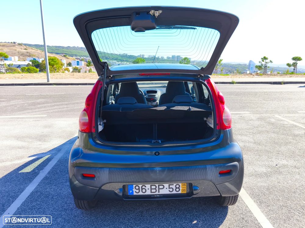 Peugeot 107 1.0 Urban - 12