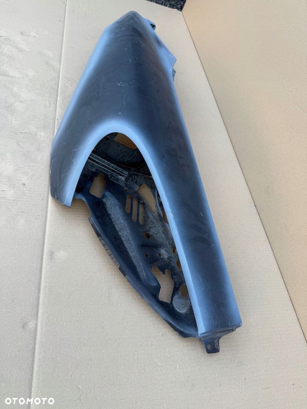 BŁOTNIK PRAWY McLaren 570S ORYGINAŁ NIE KLEPANY - 2