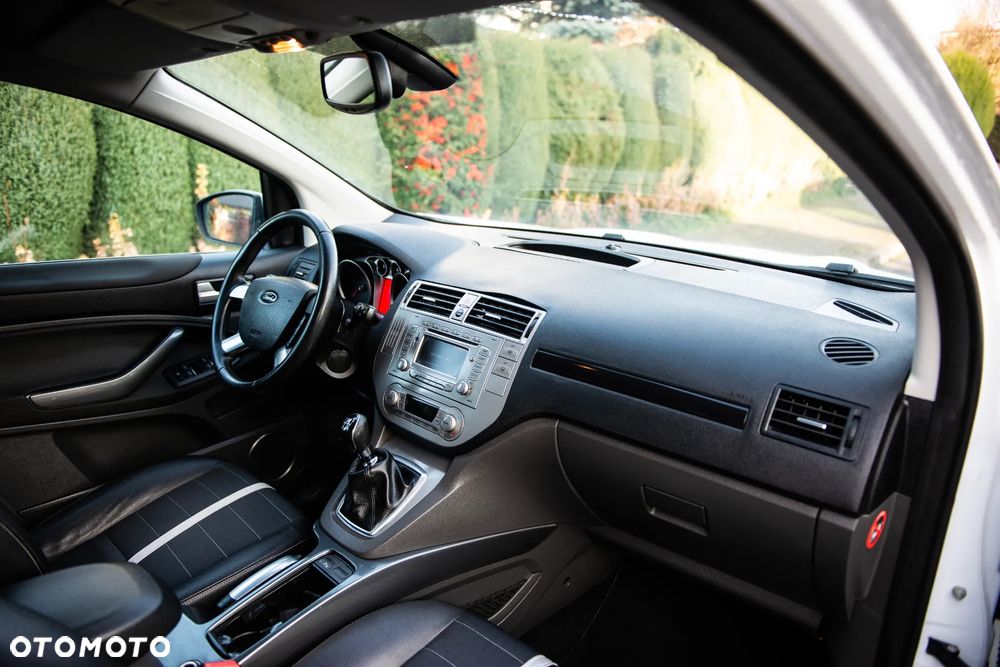 Ford Kuga 2.0 TDCi 4x4 Titanium - 27