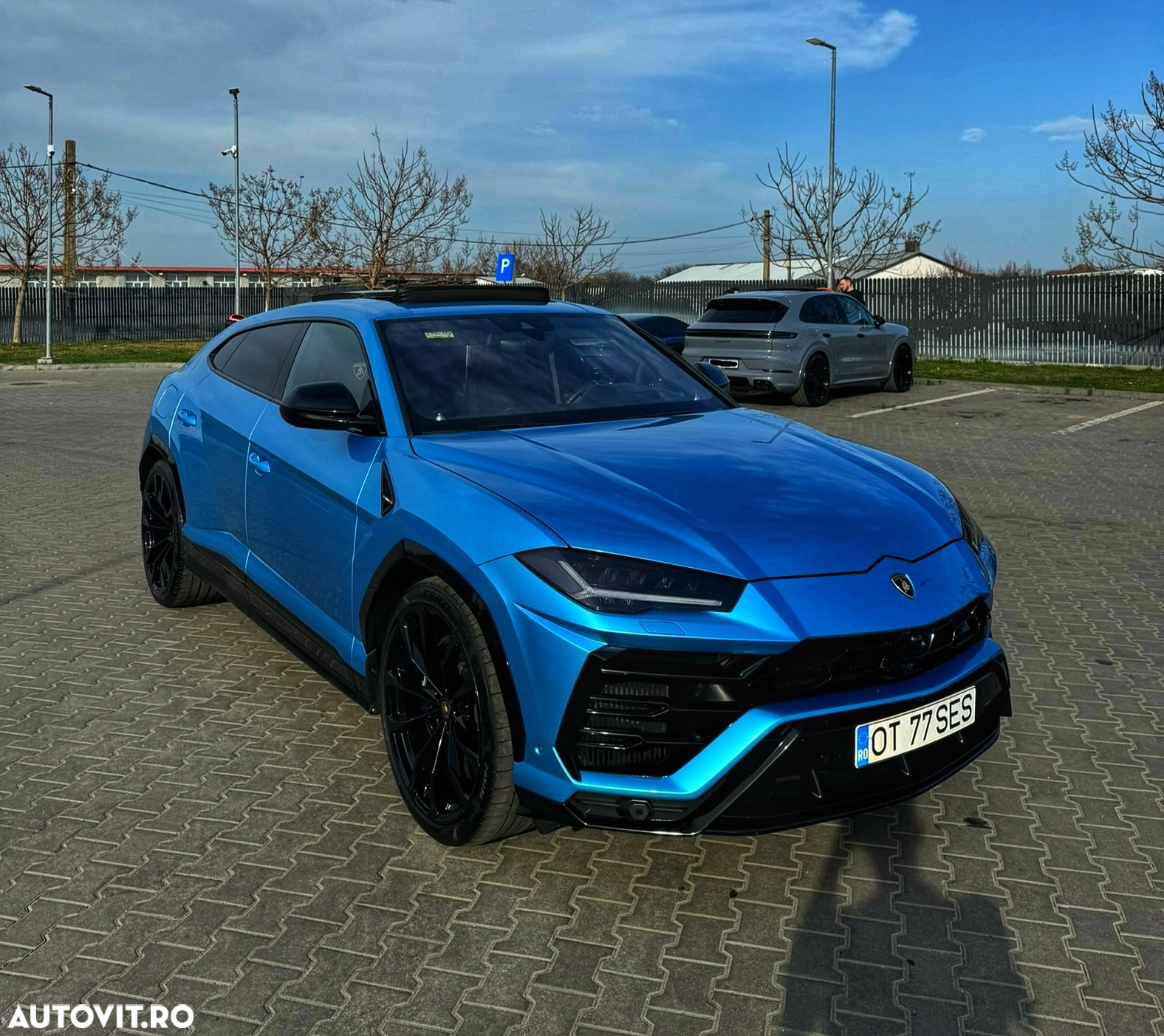 Lamborghini URUS Standard - 4