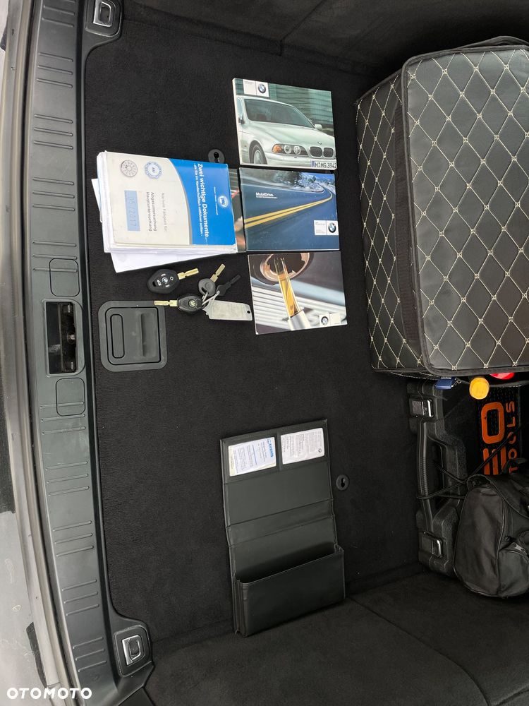 BMW Seria 5 520i - 22