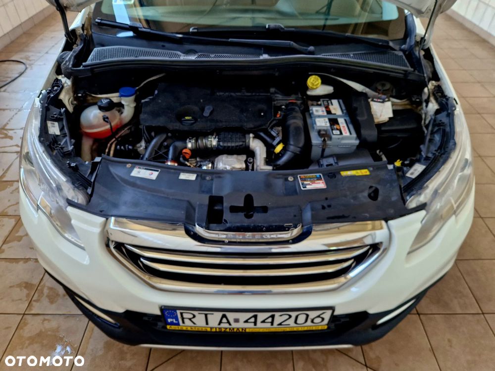 Peugeot 2008 1.6 e-HDi Allure S&S - 27