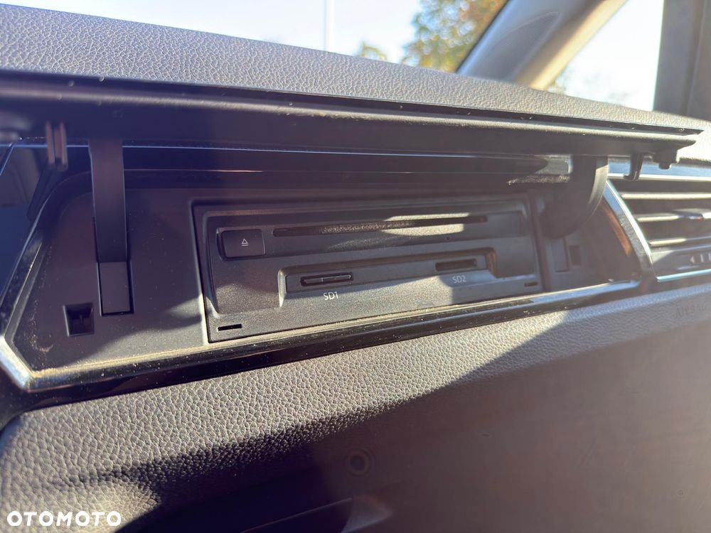 Volkswagen Touran - 27