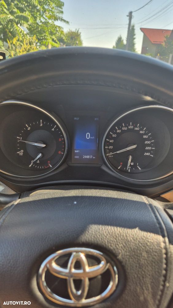 Toyota Avensis 2.0 D-4D Luxury - 10