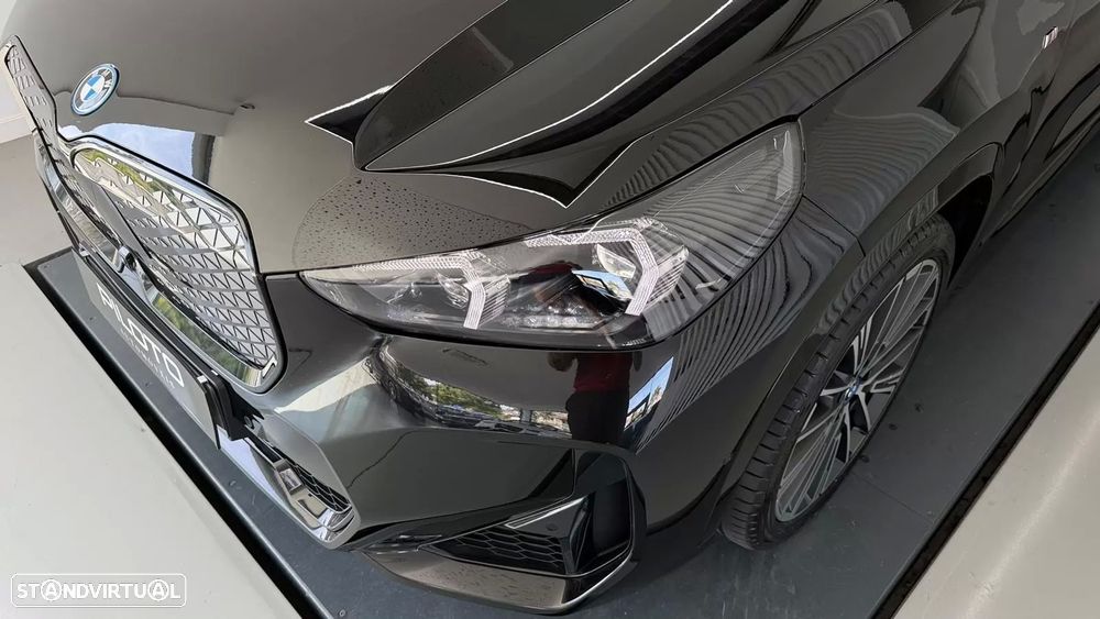 BMW iX1 eDrive20 Pack Desportivo M - 3