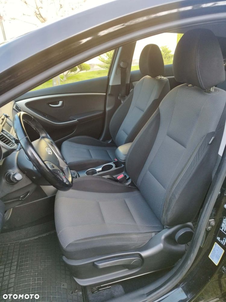 Hyundai i30 1.6 CRDi Premium - 4