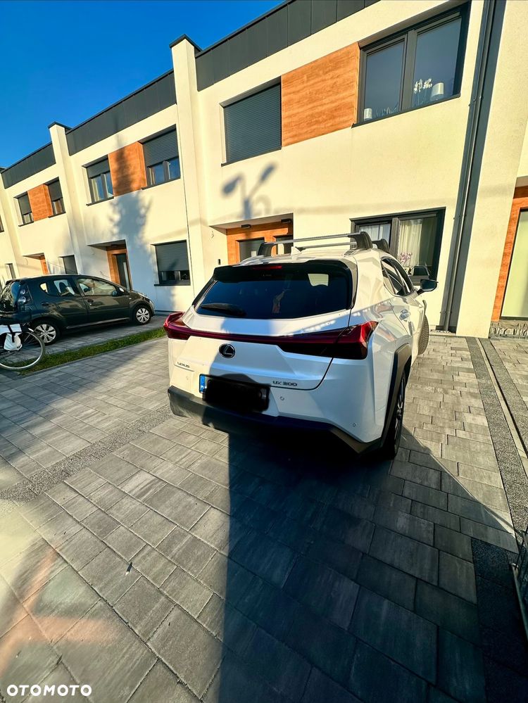 Lexus UX - 3
