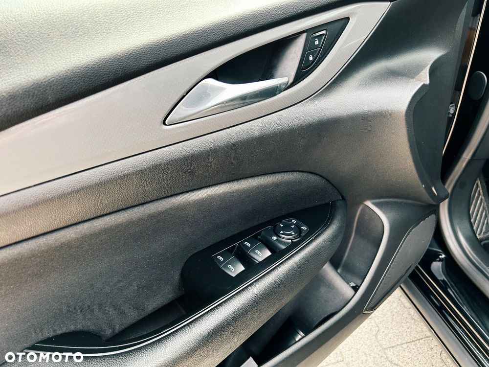 Opel Insignia 1.6 CDTI Cosmo - 4