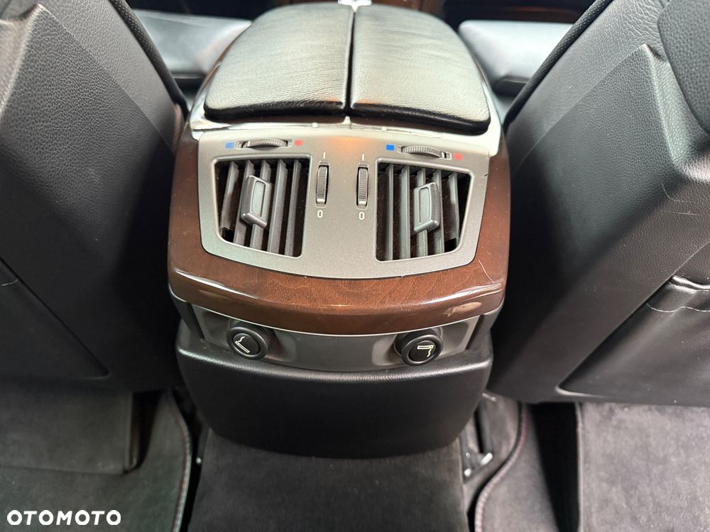 BMW Seria 7 745i L - 7