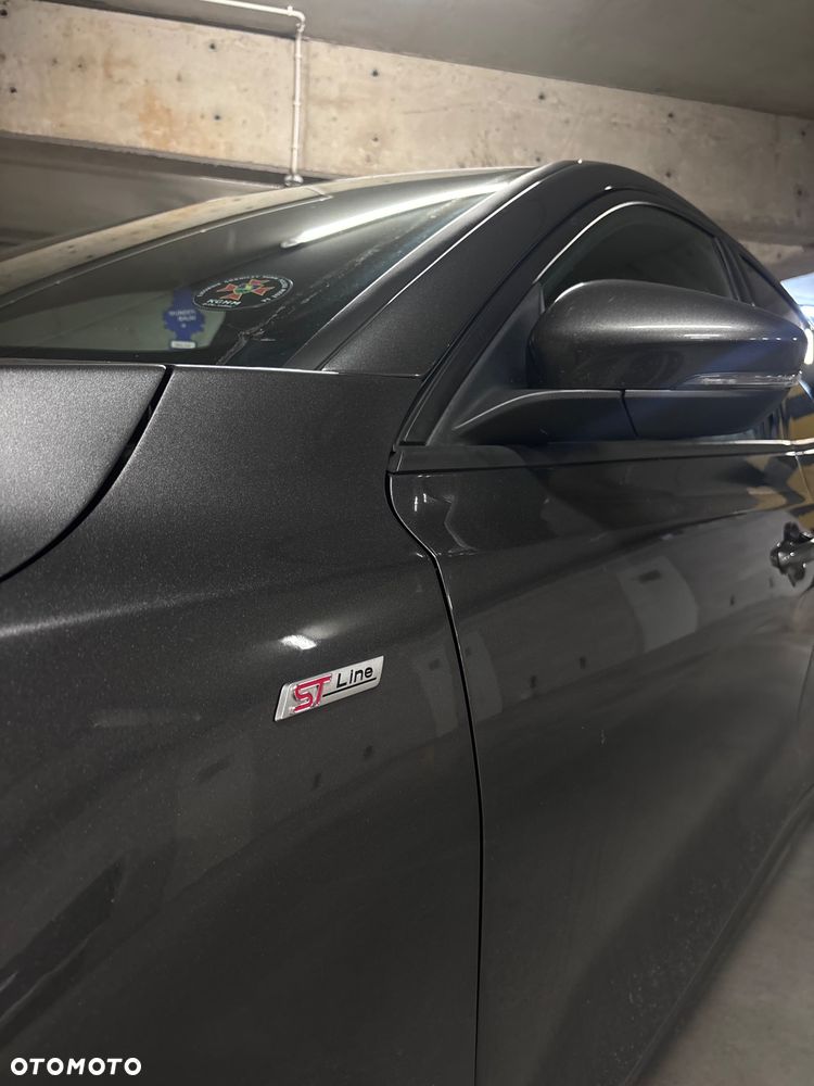 Ford Focus 1.5 EcoBoost ST-Line - 12