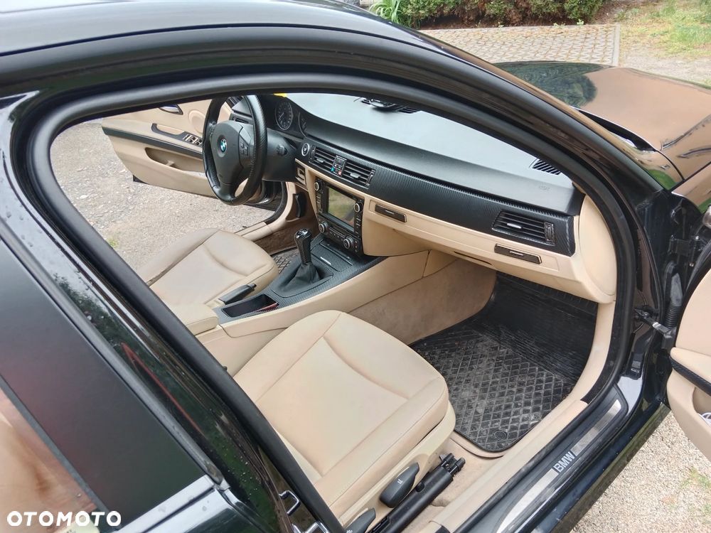 BMW Seria 3 325i - 12