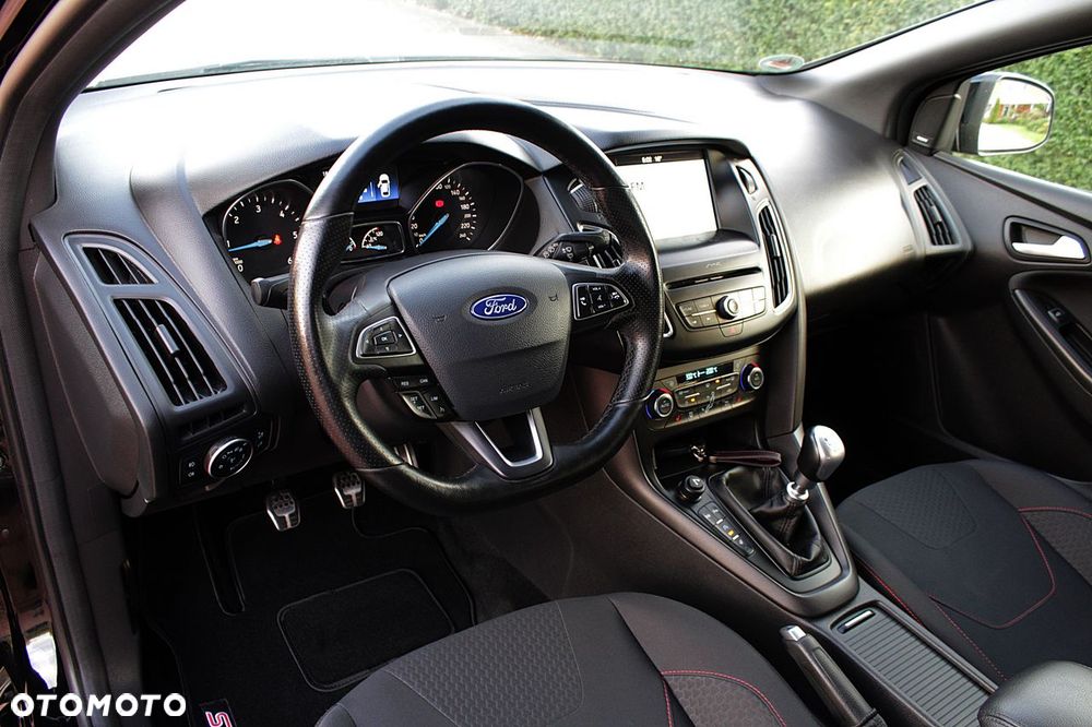 Ford Focus - 25