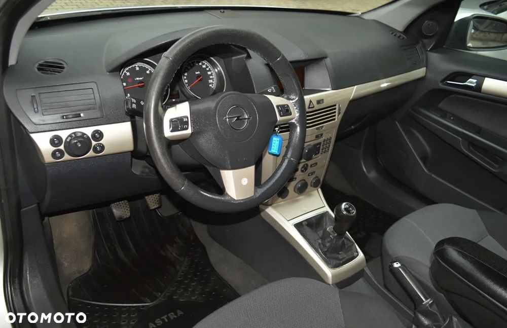 Opel Astra 1.9 CDTI - 30