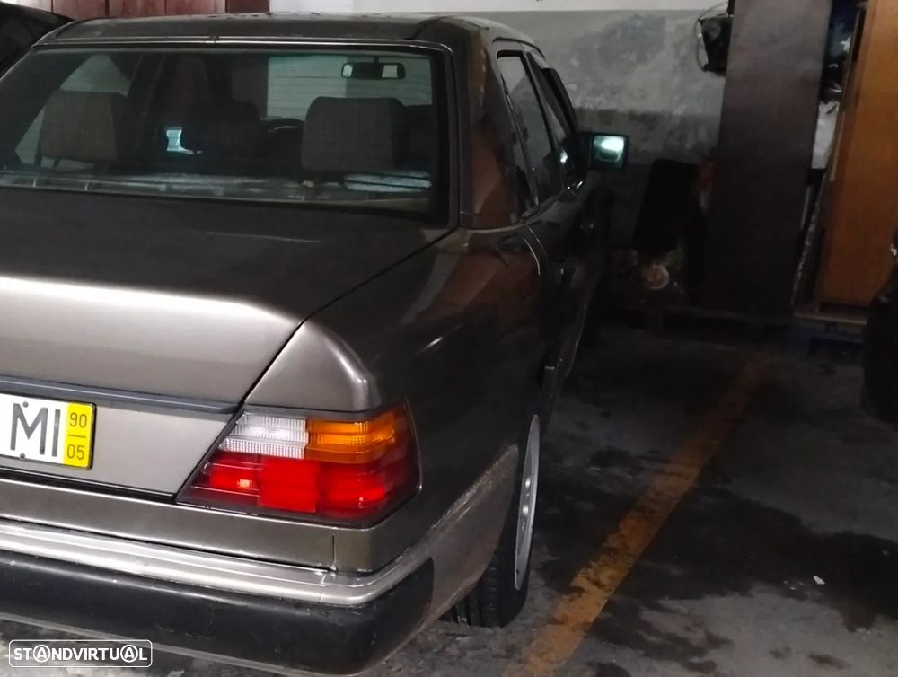 Mercedes-Benz W124 (1984-1997) 200 D - 14