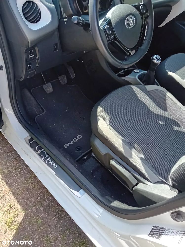 Toyota Aygo x-play - 7