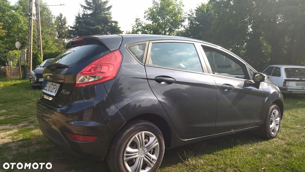 Ford Fiesta 1.4 TDCi Ambiente - 8