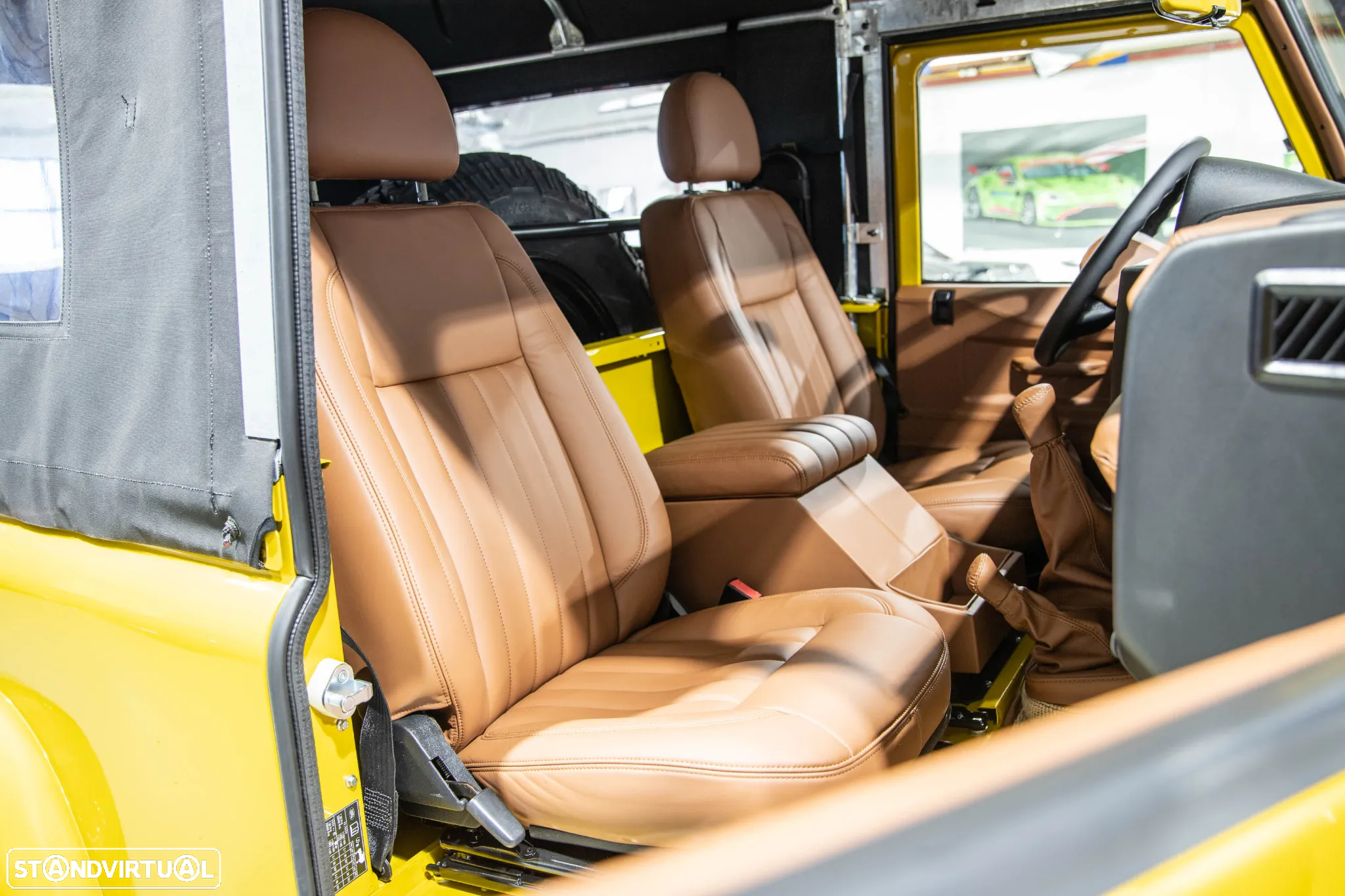 Land Rover Defender 90 SW 2.4 CRD E - 24