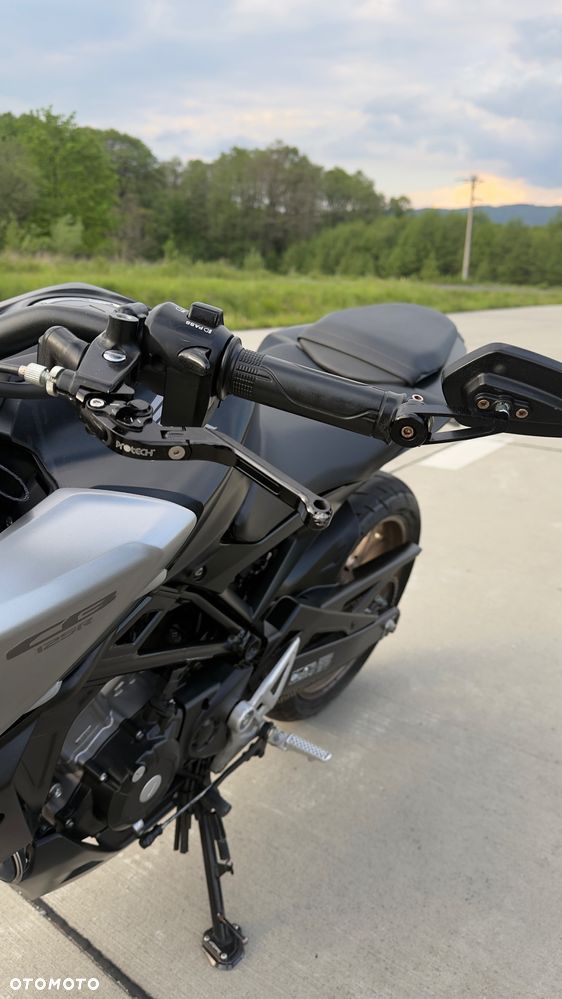 Honda CB - 8