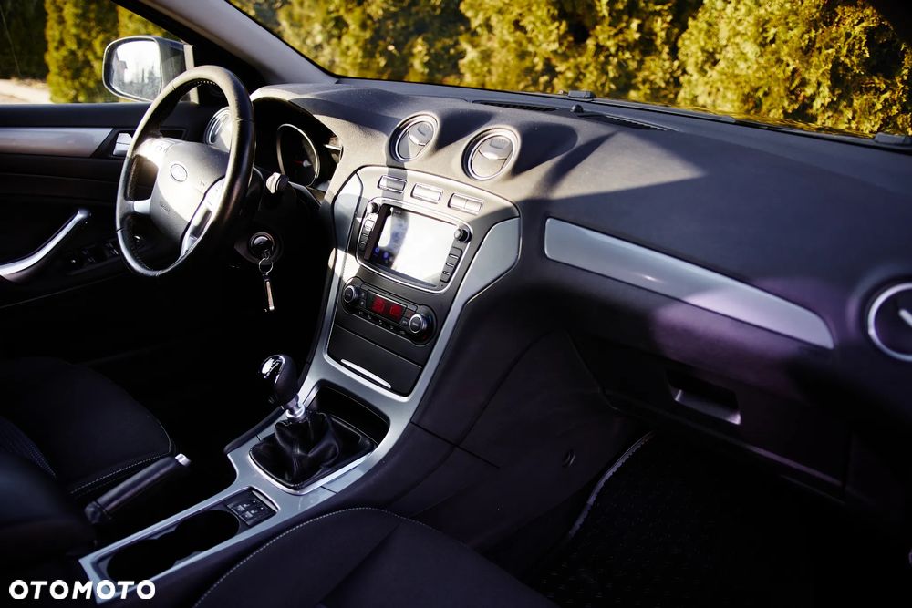 Ford Mondeo 2.0 TDCi Titanium - 27